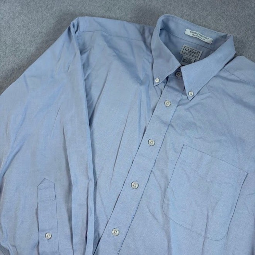 L.L. Bean Button Down Shirt Mens 17.5-33 Blue Solid Wrinkle Resistant